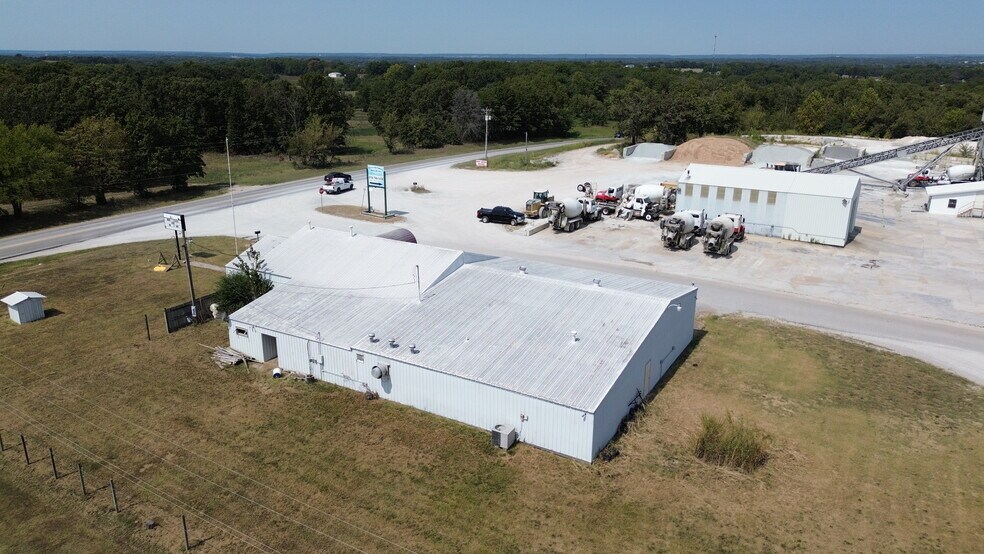 More Photos Of Hwys 59 & 10, Grove Restaurant For Sale