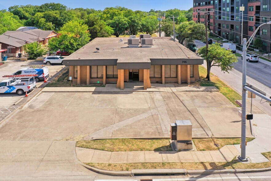 More Photos Of 396 W Main St, Lewisville Medical For Sale