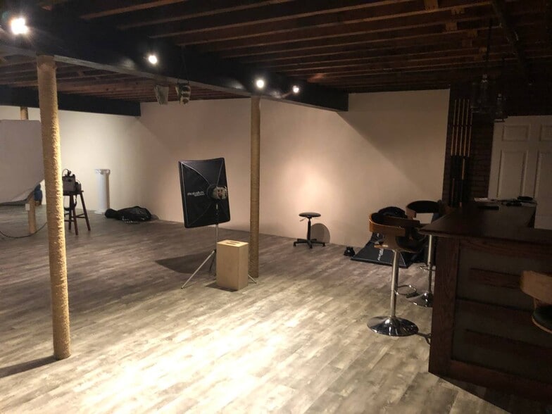 More Photos Of 75-79 E Jericho Tpke, Mineola Storefront Retail Office For Lease