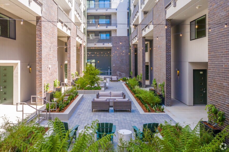 More Photos Of 411 29th St, Oakland Apartments For Lease