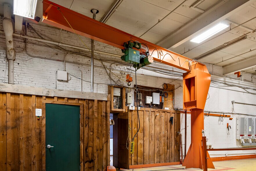 More Photos Of 403-409 N Pearl St, Albany Warehouse For Sale