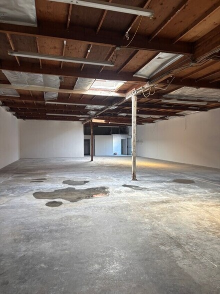 More Photos Of 5241 Lincoln Ave, Cypress Light Distribution For Lease