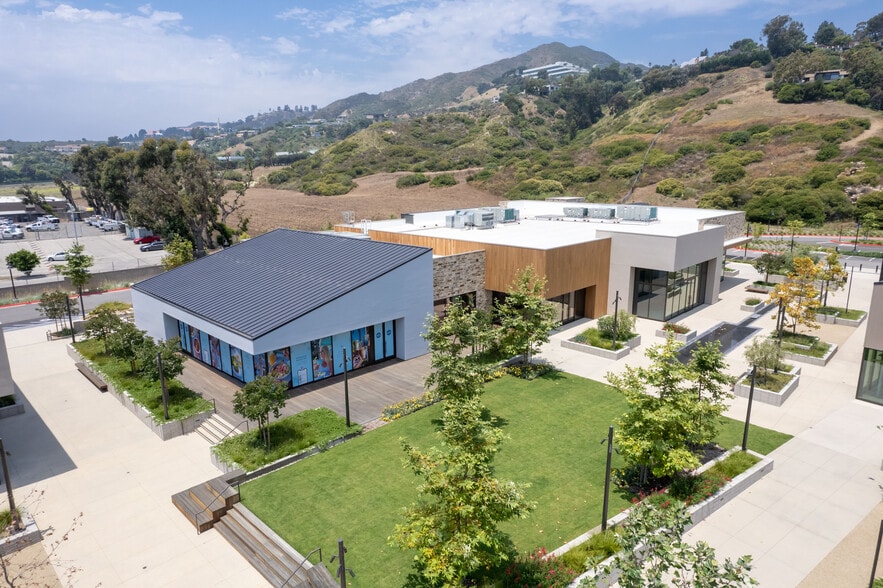 More Photos Of 23465 Civic Center Way, Malibu Unknown For Lease