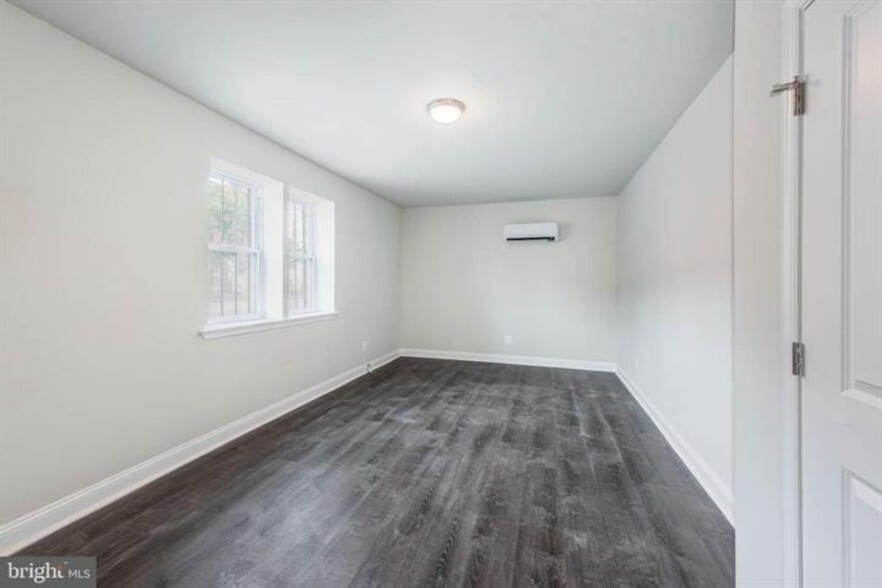 More Photos Of 400 N Patterson Park Ave, Baltimore Flex For Sale
