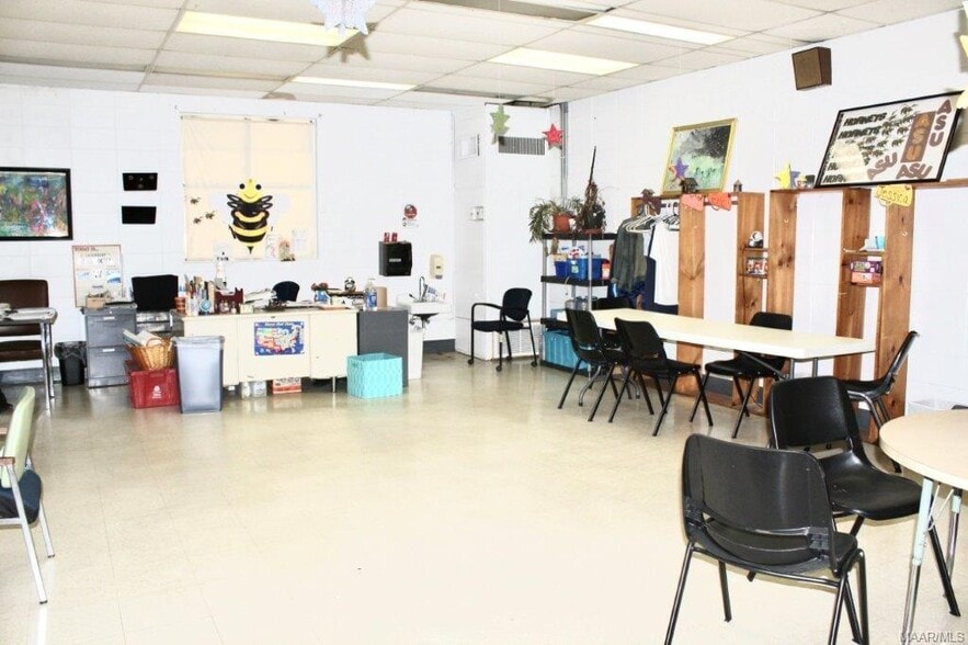 More Photos Of 2005 N Country Club Dr, Montgomery Schools For Sale