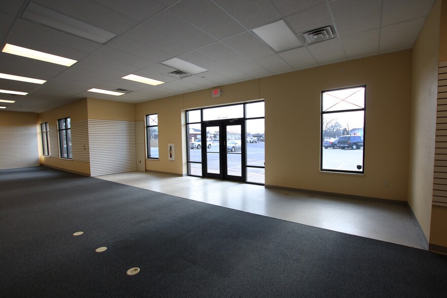 More Photos Of 525 N Peters Ave, Fond Du Lac Storefront Retail Office For Sale