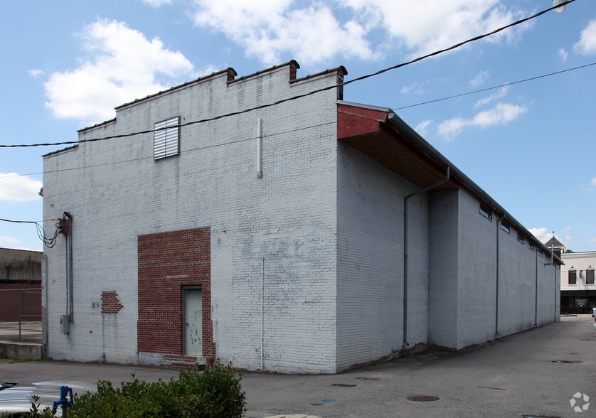 More Photos Of 107 W Horton St, Zebulon Warehouse For Sale
