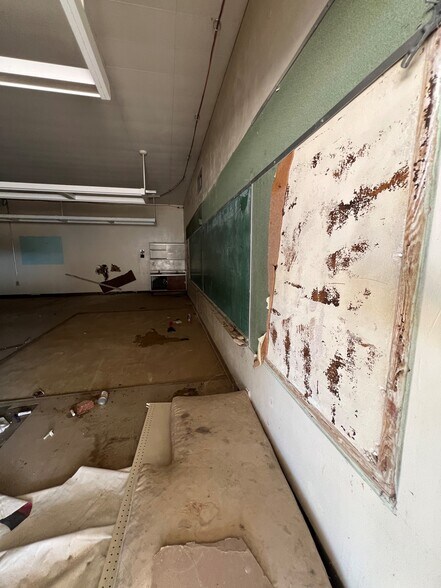 More Photos Of 401 S 3rd St, Blythe Religious Facility For Sale