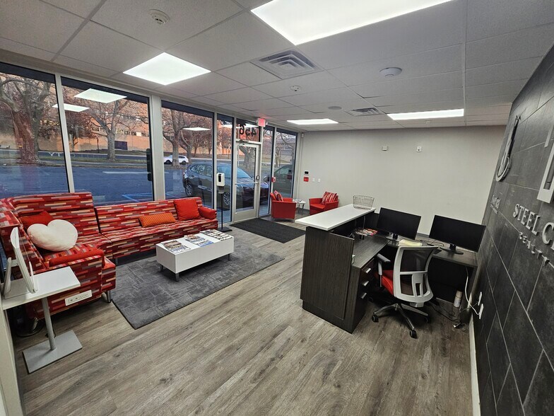 More Photos Of 456 Union Blvd, Allentown Light Manufacturing For Lease