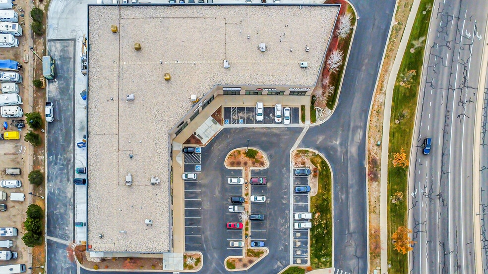 More Photos Of 2415 E Mulberry St, Fort Collins Showroom For Lease