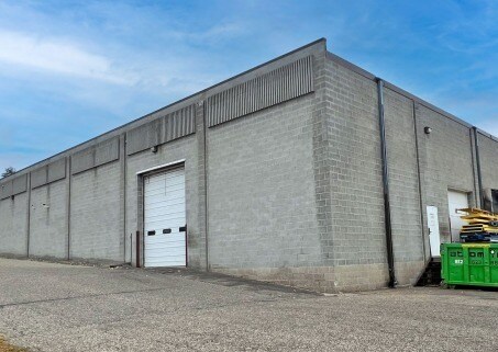 More Photos Of 3320 Terminal Dr, Eagan Distribution For Sale