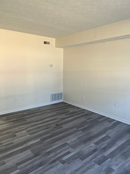 More Photos Of 3074 Howey Rd, Columbus Apartments For Sale