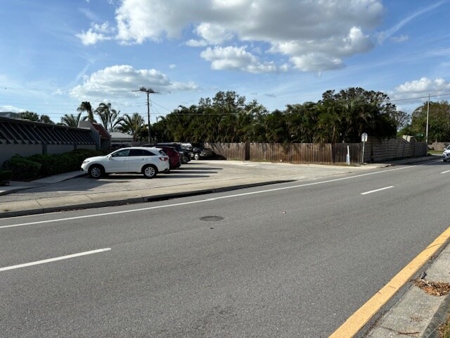 More Photos Of 3112 Southgate Cir, Sarasota General Retail For Sale