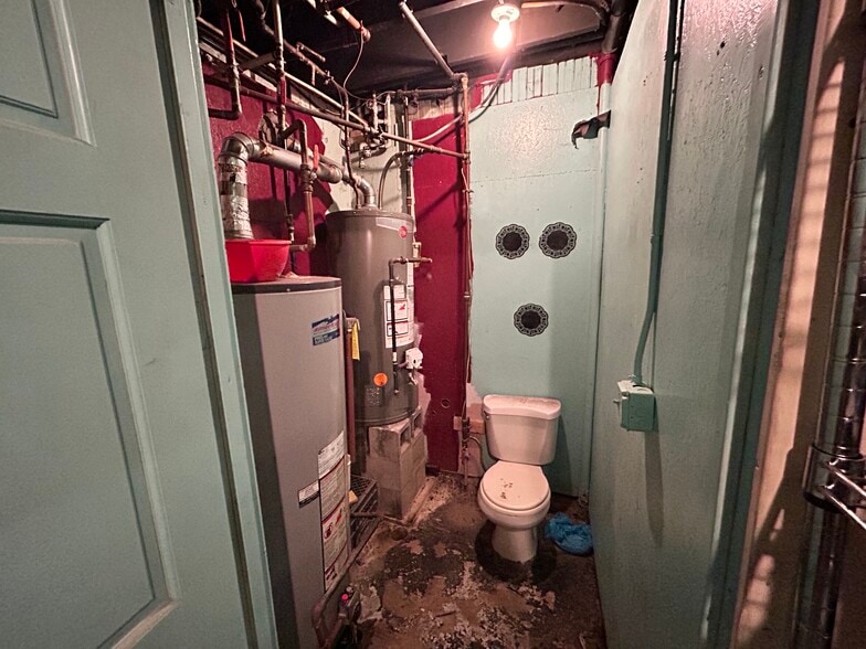 More Photos Of 669 E 185th St, Euclid General Retail For Sale