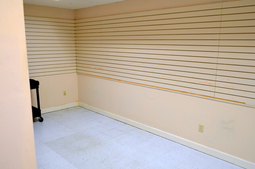 More Photos Of 348 New Byhalia Rd, Collierville Medical For Lease