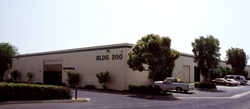 More Photos Of 2300 S Reservoir St, Pomona Warehouse For Lease