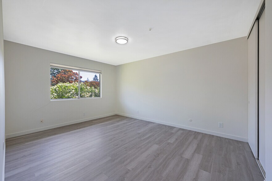 More Photos Of 1155 Evans Dr, Santa Rosa Apartments For Sale
