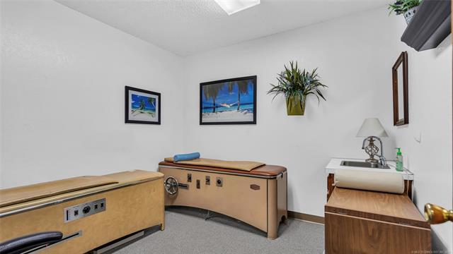 More Photos Of 2400 N Commerce St, Ardmore Storefront For Sale