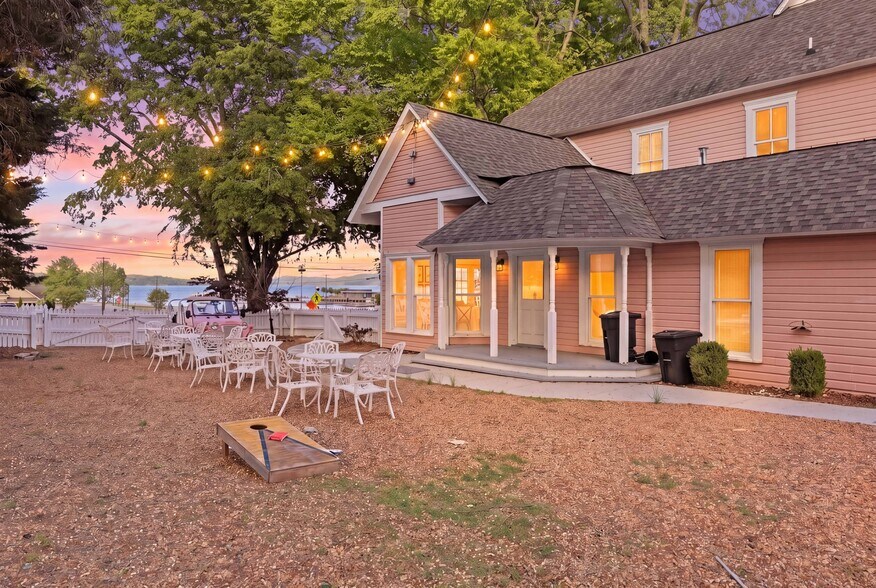 More Photos Of 320 Blount Ave, Guntersville Specialty For Sale