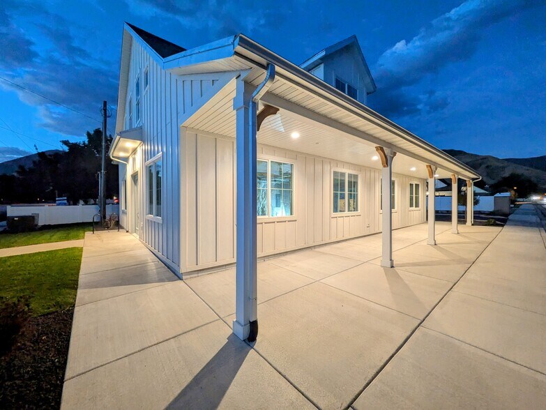 More Photos Of 410 N Main St, Mapleton Flex For Lease