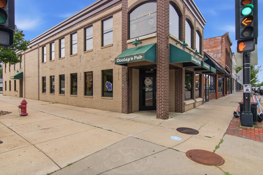 More Photos Of 442 Water St, Eau Claire Bar For Sale