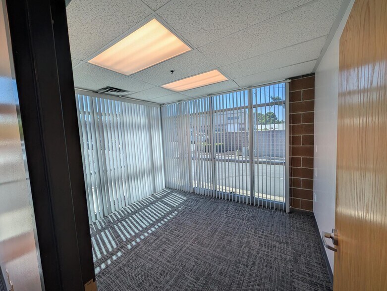 More Photos Of 318 W Quail Trax Pl, Salt Lake City Light Manufacturing For Lease