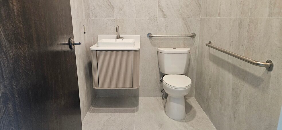 More Photos Of 4197 Pleasant Hill Rd, Duluth Medical For Lease