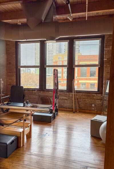 More Photos Of 661 W Lake St, Chicago Loft Creative Space For Lease