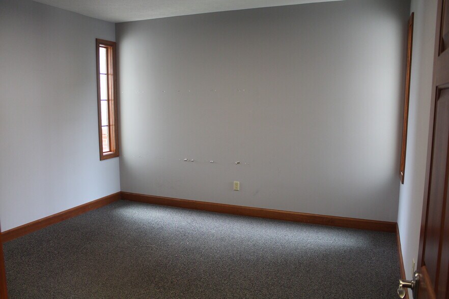 More Photos Of 10777-10801 Yankee St, Dayton Office For Lease