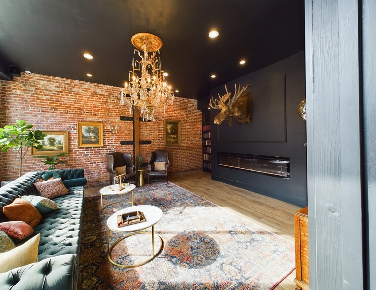 More Photos Of 220 6th St, Wallace Restaurant For Sale