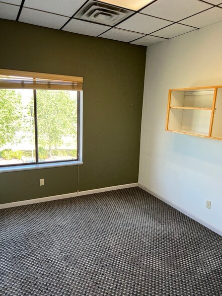 More Photos Of 34237 Highway 6, Edwards Bank For Lease