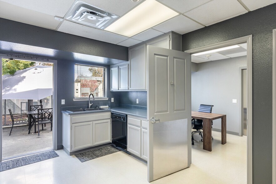 More Photos Of 730 Bennett Valley Rd, Santa Rosa Medical For Lease