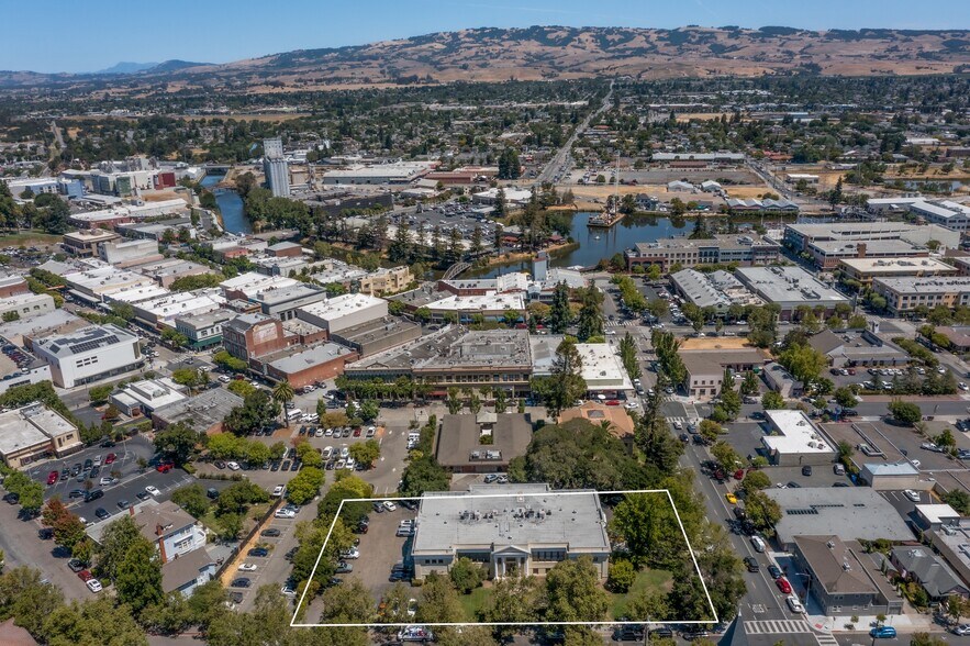 More Photos Of 11 5th St, Petaluma Loft Creative Space For Lease