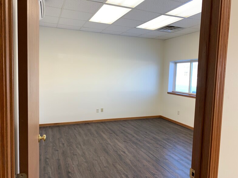 More Photos Of 5629 Bob Ln, Black Hawk Warehouse For Lease