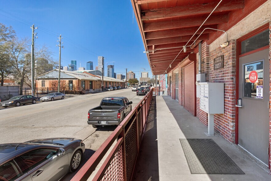 More Photos Of 2315 Commerce St, Houston Unknown For Lease