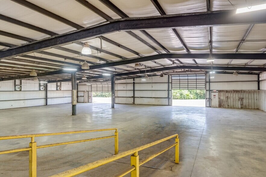 More Photos Of 20300 FM 963, Lampasas Manufacturing For Sale