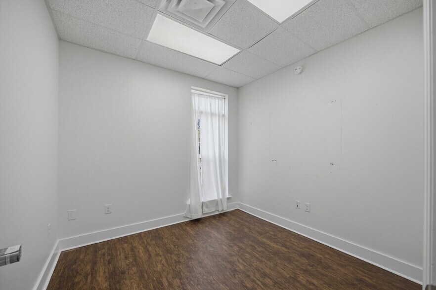 More Photos Of 7385 Applegate Ln, Chattanooga Medical For Sale