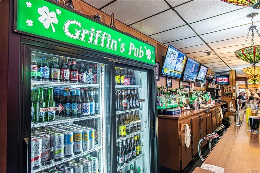 More Photos Of 226 Genesee St, Utica Bar For Sale