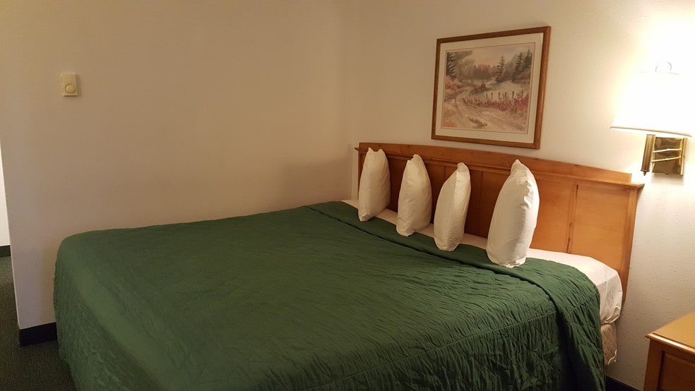 More Photos Of 427 2nd Avenue NW, Wibaux Hotel For Sale