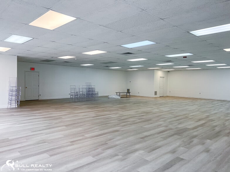 More Photos Of 99 Bay St, Fairburn Light Manufacturing For Sale