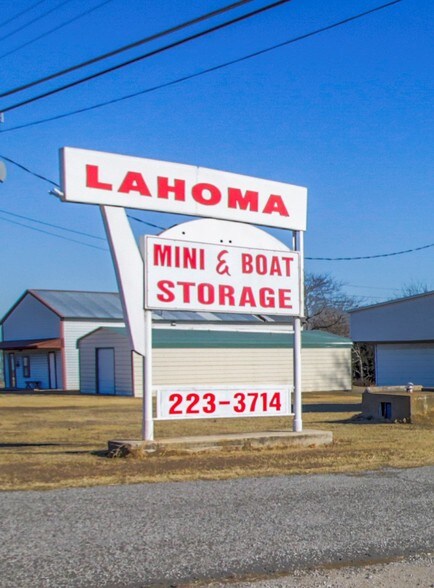 More Photos Of 3336 S Commerce St, Ardmore Self Storage For Sale
