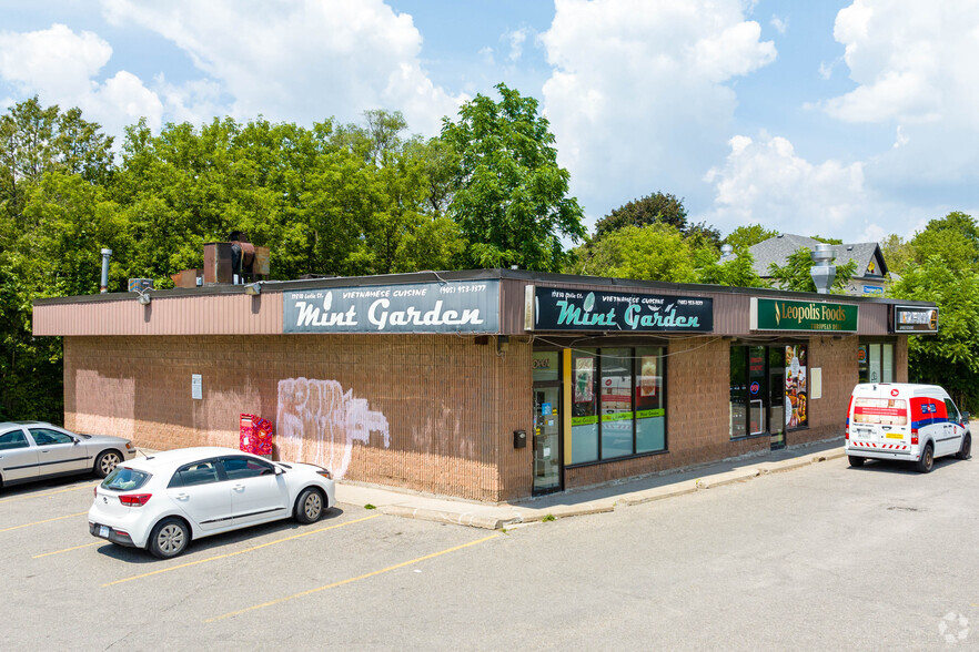 Primary Photo Of 17830 Leslie St, Newmarket Convenience Store For Sale