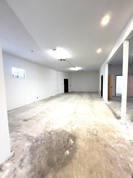 More Photos Of 10601 S Prairie Ave, Inglewood Freestanding For Lease