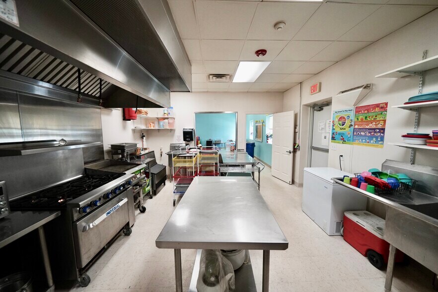 More Photos Of 21 North St, Hartly General Retail For Sale