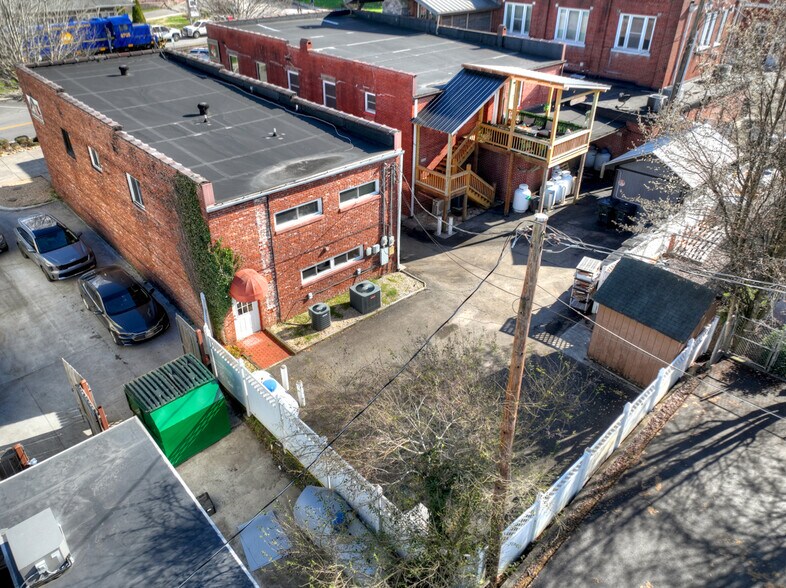 More Photos Of 240 W Main St, Blue Ridge Office For Sale