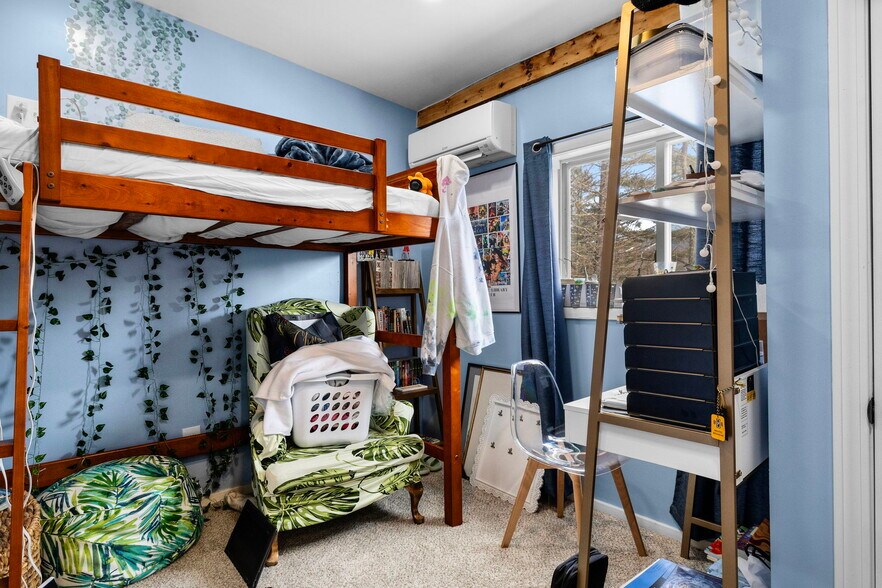 More Photos Of 180 Main St, North Woodstock Hotel For Sale