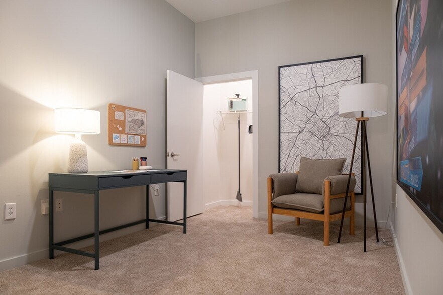 More Photos Of 810 E 7th St, Charlotte Apartments For Lease