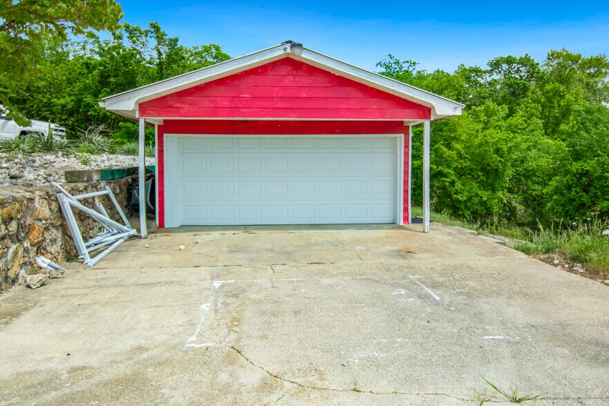 More Photos Of 27485 Cross Ln, Barnett Restaurant For Sale