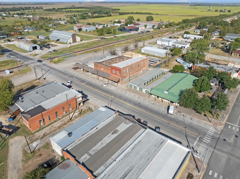 More Photos Of 109 W Main St, Itasca Storefront For Sale