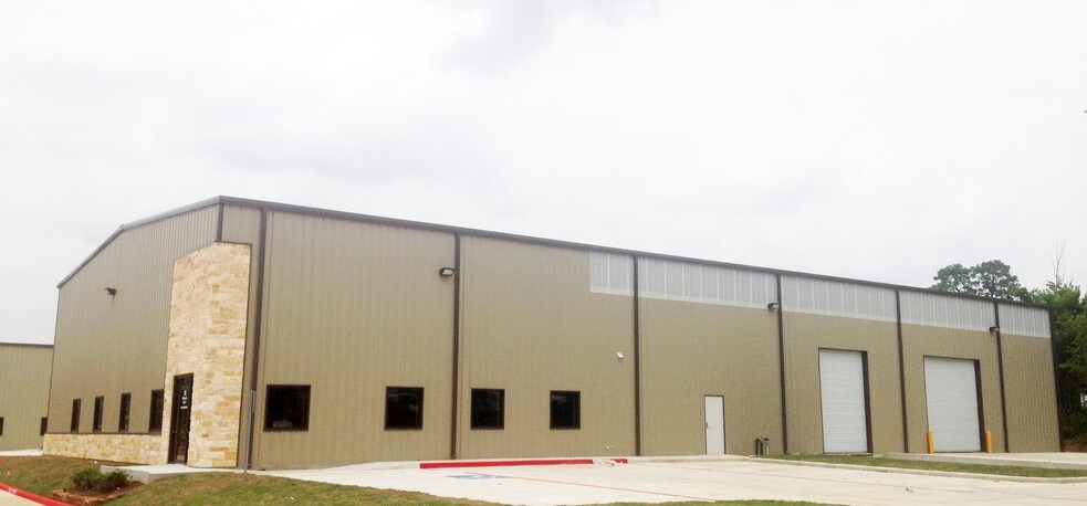 Primary Photo Of 501 Hickerson St, Conroe Warehouse For Lease